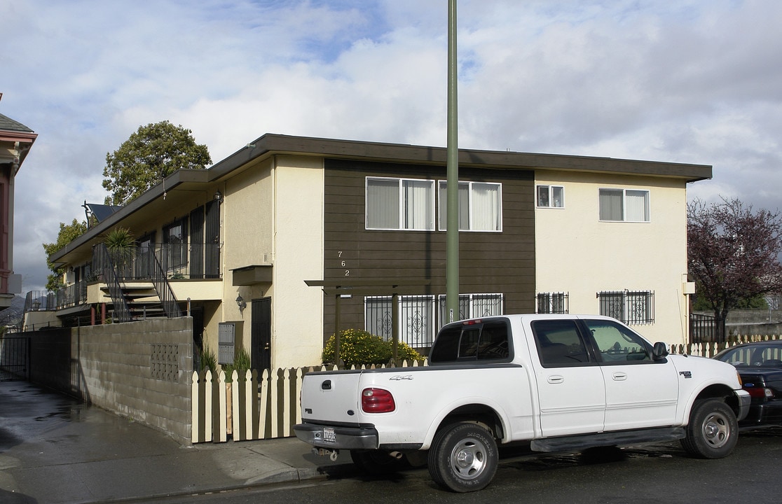 762 15th St in Oakland, CA - Building Photo