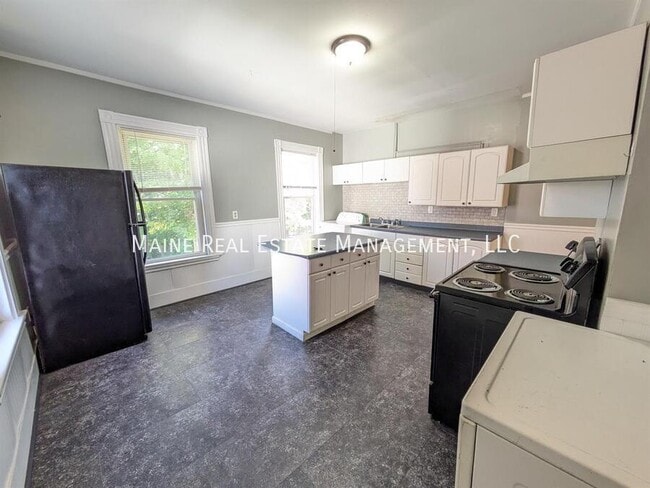6 Fifth St. Apt.