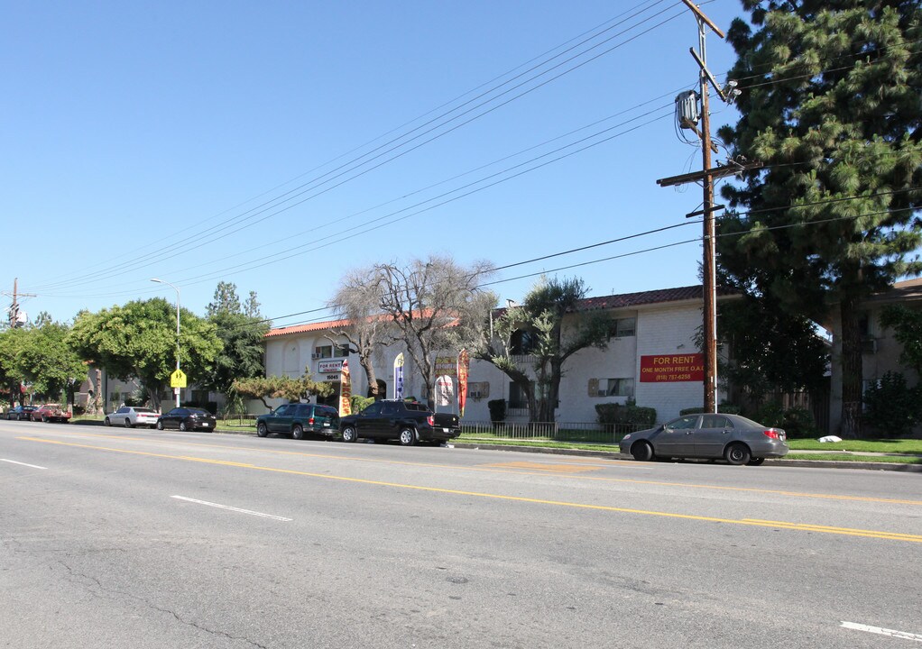 Saticoy Regency Apartments in Van Nuys, CA - Building Photo