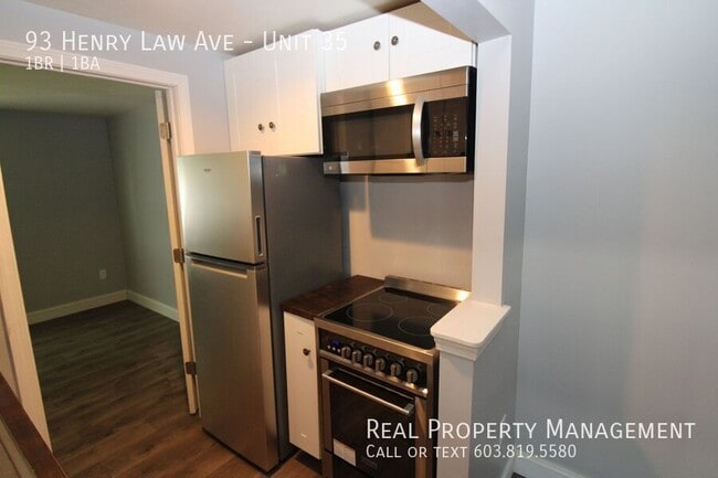 93 Henry Law Ave in Dover, NH - Building Photo - Building Photo