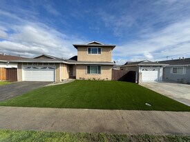 14550 Acapulco Rd in San Leandro, CA - Building Photo