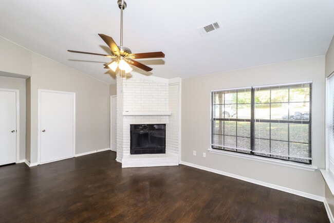 1919 Calgary Trail in Little Rock, AR - Foto de edificio - Building Photo