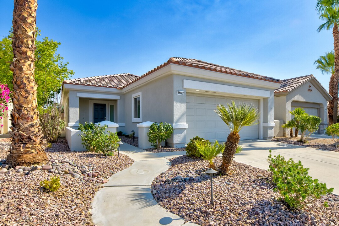 78680 Postbridge Cir in Palm Desert, CA - Foto de edificio