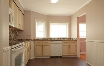 14 Forest Dr in Plainview, NY - Building Photo - Building Photo