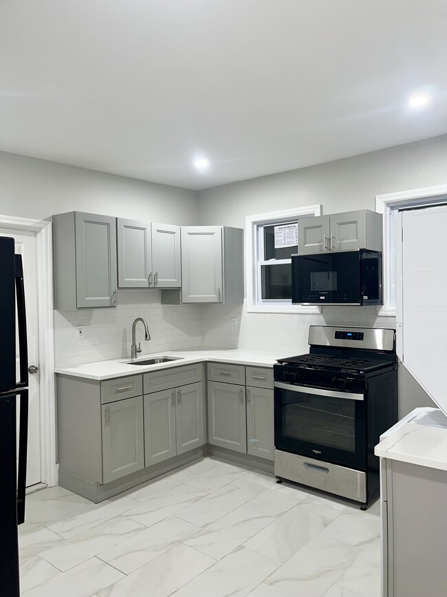 364 River Dr in Garfield, NJ - Building Photo - Building Photo