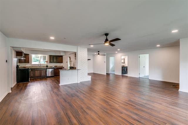 977 Green Castle Dr in Dallas, TX - Building Photo - Building Photo