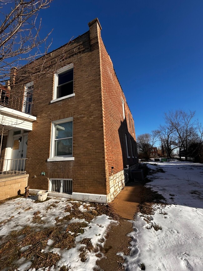 1460 Laurel St in St. Louis, MO - Building Photo - Building Photo