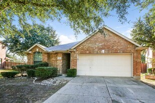 2100 Hayes St in McKinney, TX - Building Photo