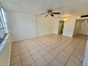 2731 Taft St in Hollywood, FL - Building Photo - Building Photo