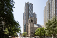 Two Columbus Avenue in New York, NY - Foto de edificio - Building Photo