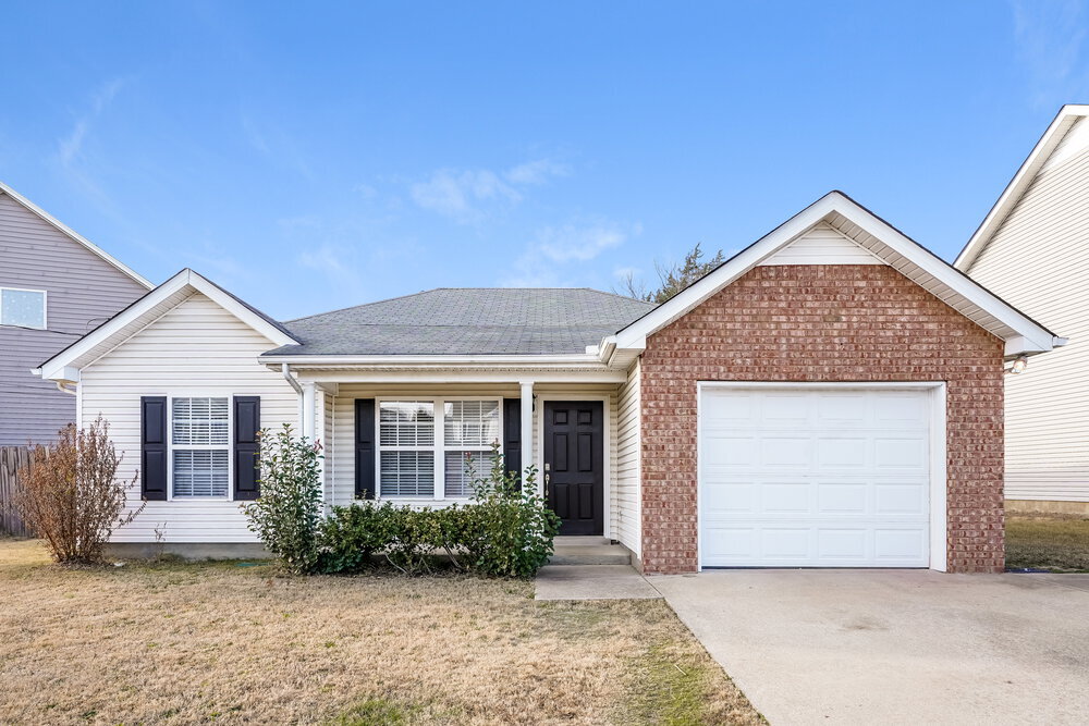 8009 Maggie Ct in Nashville, TN - Foto de edificio