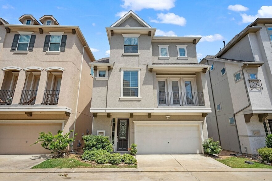 2021 Cambridge Heights Pl in Houston, TX - Foto de edificio