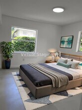 7820 NE Bayshore Ct in Miami, FL - Building Photo - Building Photo