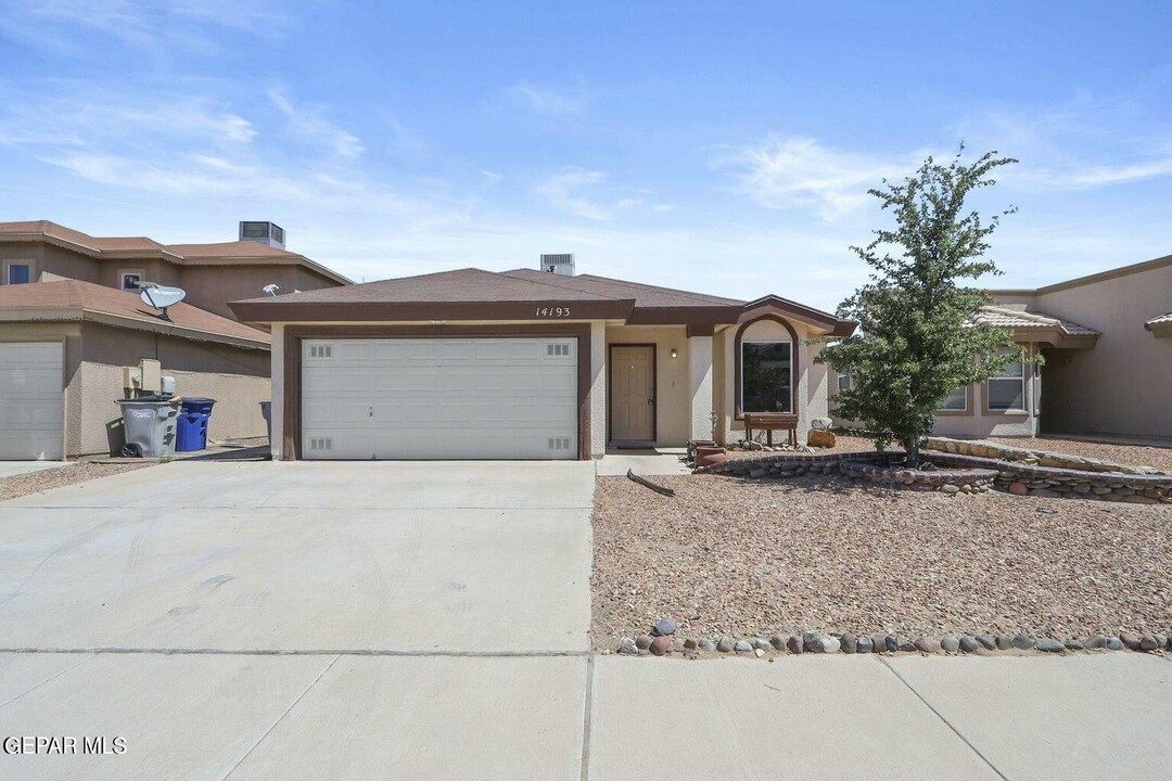 14193 Gil Reyes Dr in El Paso, TX - Building Photo