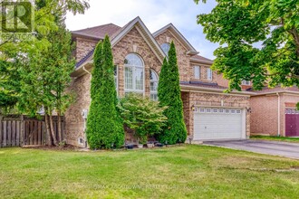 2055 Ashmore Dr in Oakville, ON - Building Photo - Building Photo