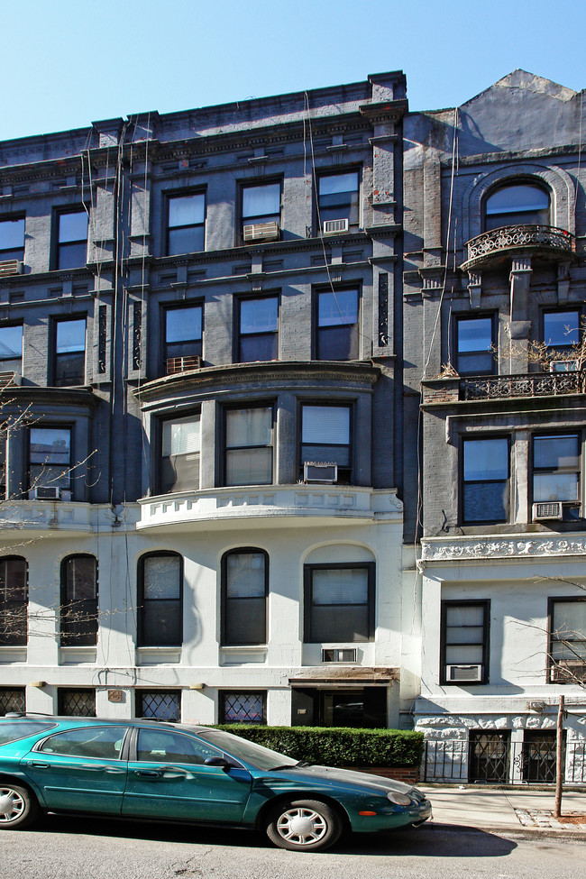 30 W 83rd St in New York, NY - Foto de edificio - Building Photo