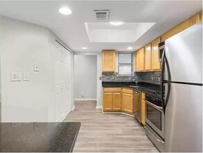 2017 Powers Ferry Trce SE in Marietta, GA - Building Photo - Building Photo