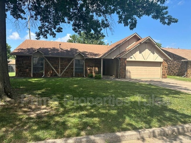 7742 S 72nd E Pl in Tulsa, OK - Building Photo - Building Photo