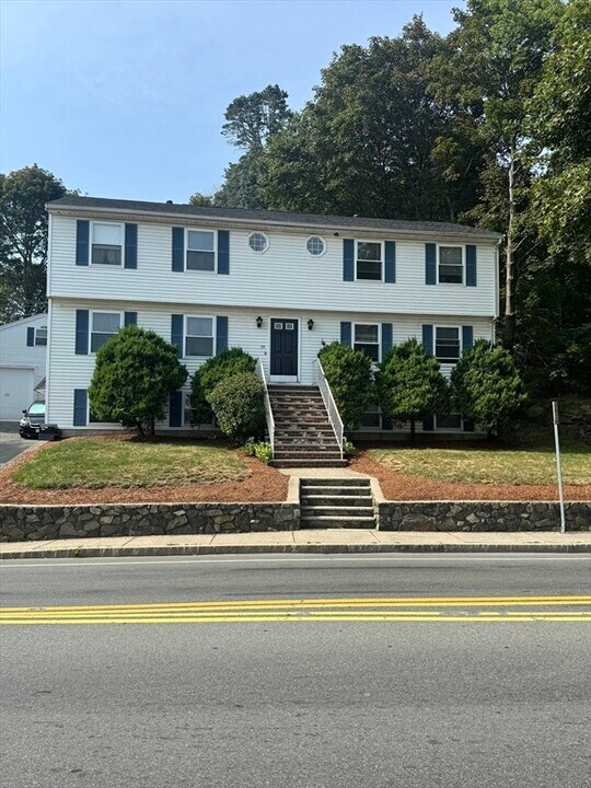 125 Franklin St in Stoneham, MA - Building Photo