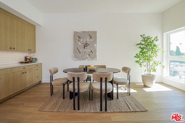 property at 611 N Virgil Ave