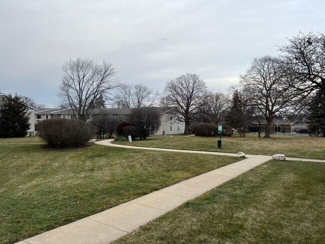 1700 Light Road, Unit Unit 101 in Oswego, IL - Building Photo - Building Photo