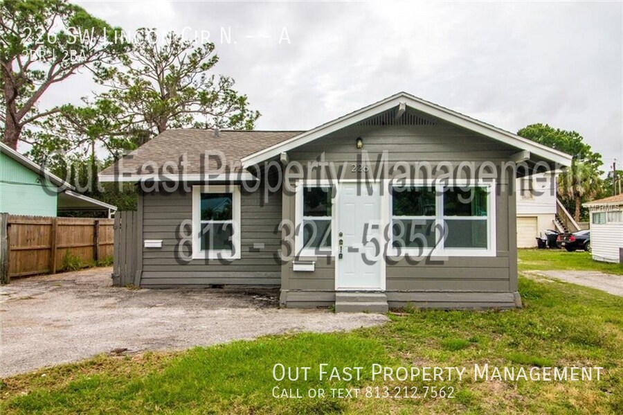 226 SW Lincoln Cir N in St. Petersburg, FL - Building Photo
