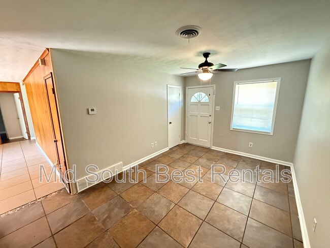 3010 Ashwood Cove in Memphis, TN - Building Photo - Building Photo
