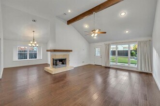 3354 Summerfield Dr in Grapevine, TX - Foto de edificio - Building Photo