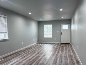 845 W Oak St in Lebanon, OR - Building Photo - Building Photo