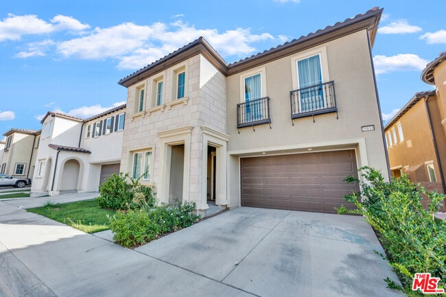 20810 Spruce Cir in Los Angeles, CA - Building Photo - Building Photo