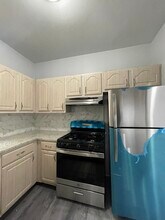 73 Van Nostrand Ave, Unit 2R in Jersey City, NJ - Building Photo - Building Photo