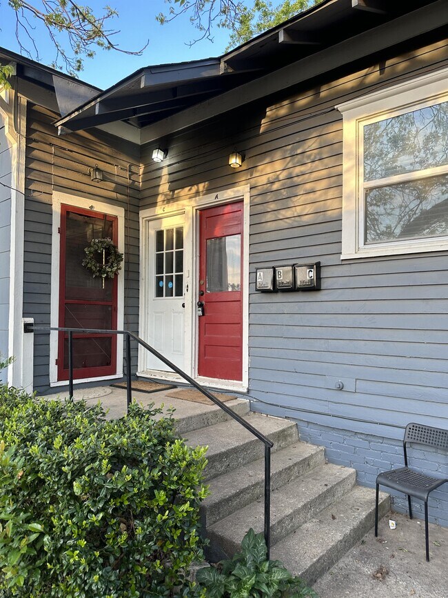 132 Woodland St in Denton, TX - Building Photo - Building Photo
