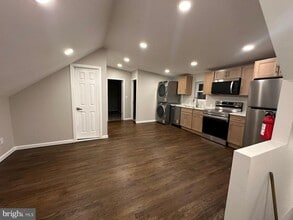 936 Oakmont St in Philadelphia, PA - Building Photo - Building Photo