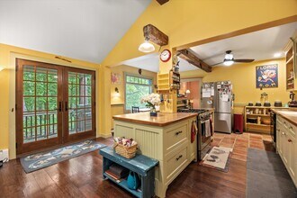 15 Ledge Rd in Chester, NH - Building Photo - Building Photo