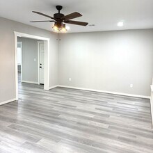 4510 Kingsbury St in Houston, TX - Building Photo - Building Photo