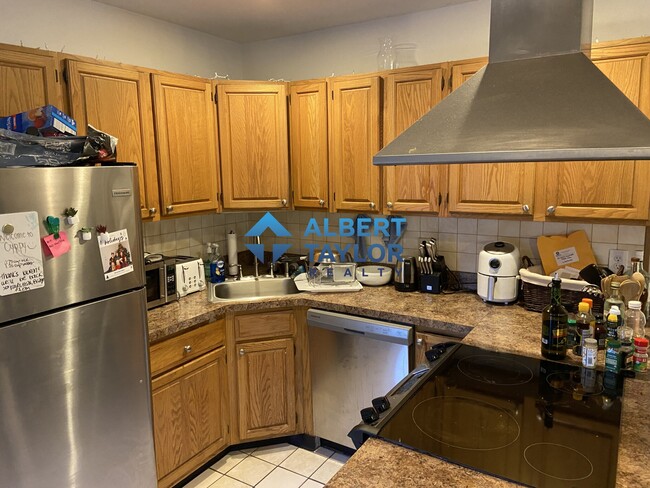 22 Saint Cyprians Pl, Unit 2L