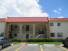 224 Lake Dora Dr in West Palm Beach, FL - Building Photo