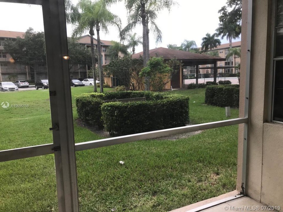 650 SW 124th Terrace-Unit -109P in Pembroke Pines, FL - Building Photo