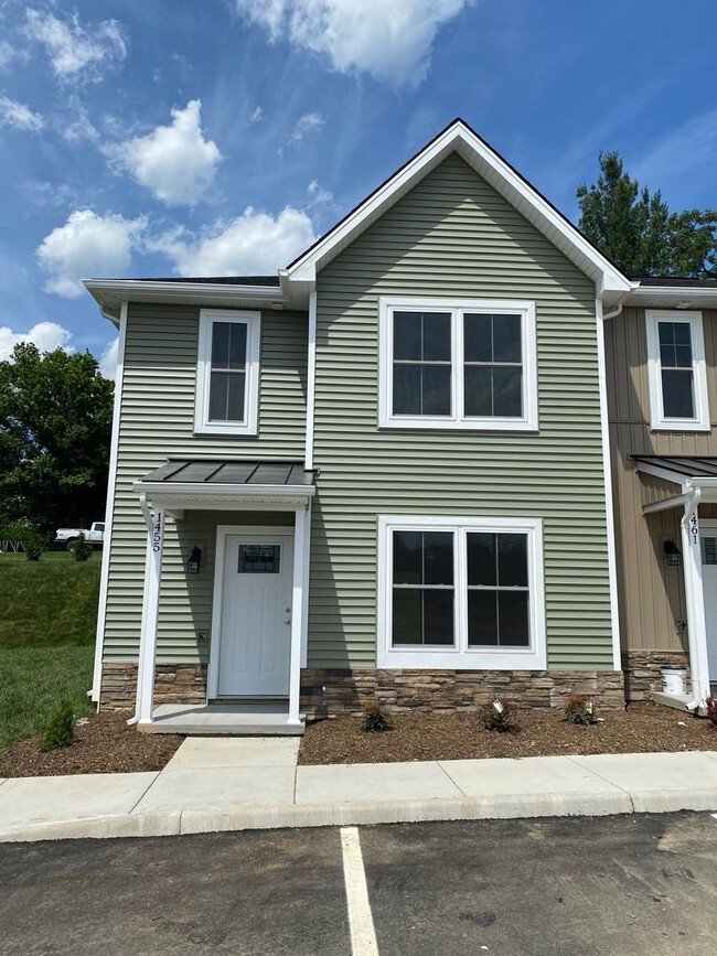 property at 1455 Hornsby Ave