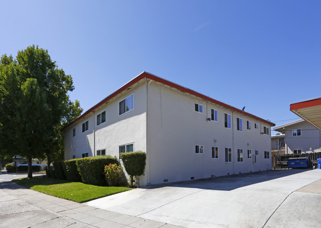 1203 Parkington Ave in Sunnyvale, CA - Foto de edificio - Building Photo