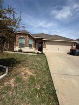 2132 Mulberry Dr in Anna, TX - Building Photo