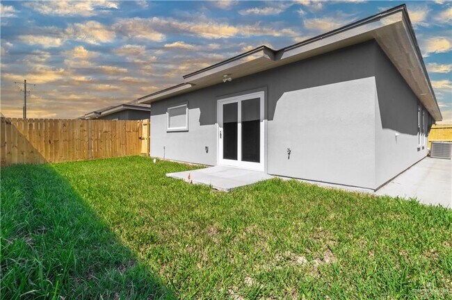 3505 Duke Ave in McAllen, TX - Building Photo - Building Photo