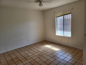 2704 E Kearney St in Laredo, TX - Building Photo - Building Photo