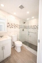 299 Tuscany F in Delray Beach, FL - Foto de edificio - Building Photo