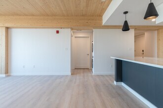 11 E Lenox St, Unit 701 in Boston, MA - Foto de edificio - Building Photo