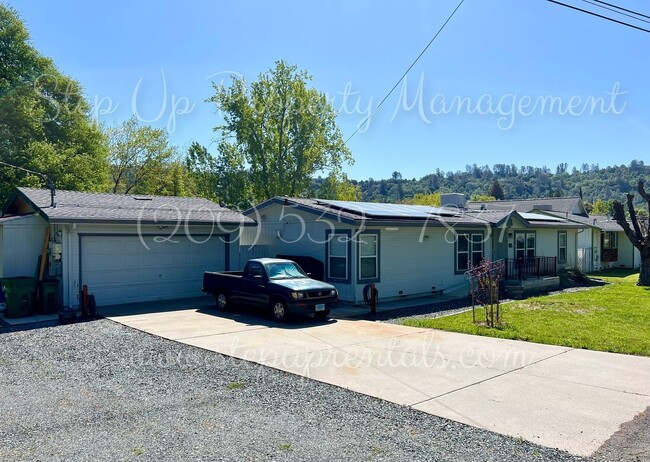 20625 Adams Ct in Soulsbyville, CA - Building Photo - Building Photo