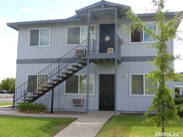 5 Coral Gables Ct in Sacramento, CA - Foto de edificio