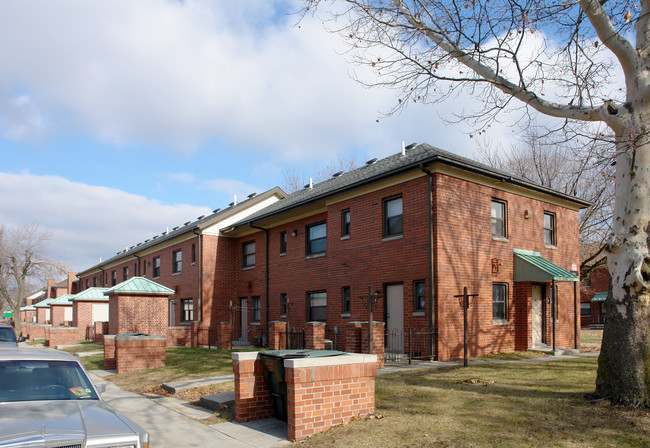 1222 Metro Ave in Columbus, OH - Foto de edificio - Building Photo