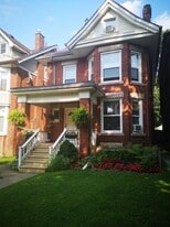 227 Sherman Ave S in Hamilton, ON - Building Photo