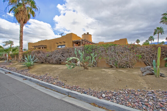 51510 Avenida Obregon in La Quinta, CA - Building Photo - Building Photo